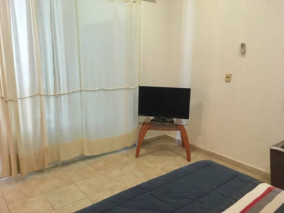 Tv y aire acondicionado