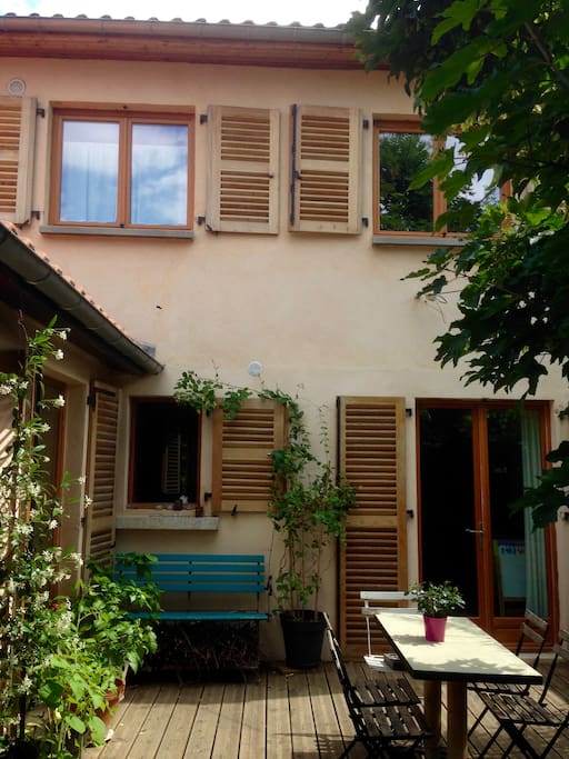 WOODEN TERRACE