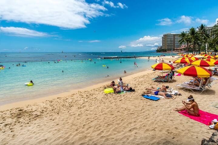 New Reno!! Direct Oceanfront @ Waikiki Beach Tower gallery image 2
