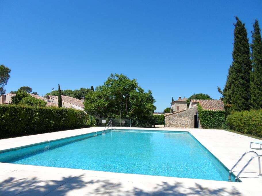 La piscine 10 m sur 20 refaite à neuf l an dernier