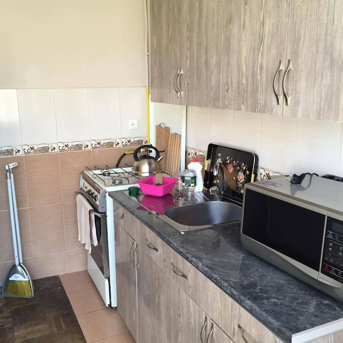 Kitchen - comfortable for any cooker
