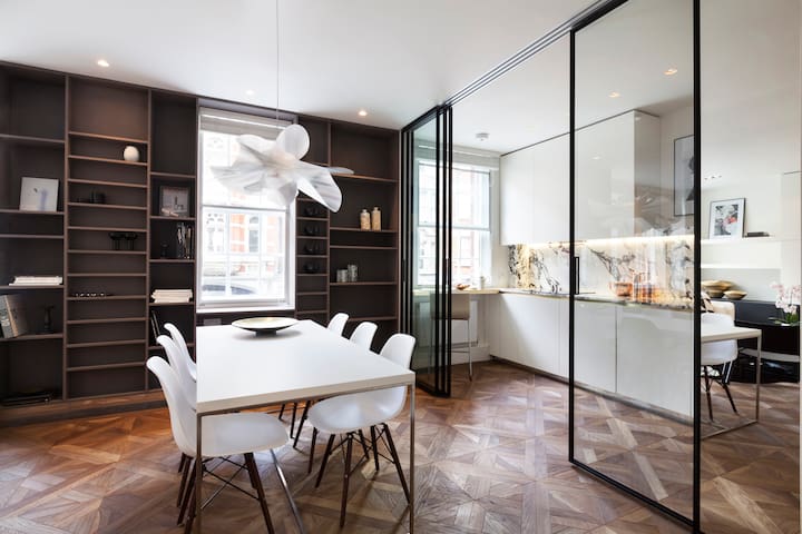 CONTEMPORARY DESIGNER APARTMENT in London Centre gallery image 4