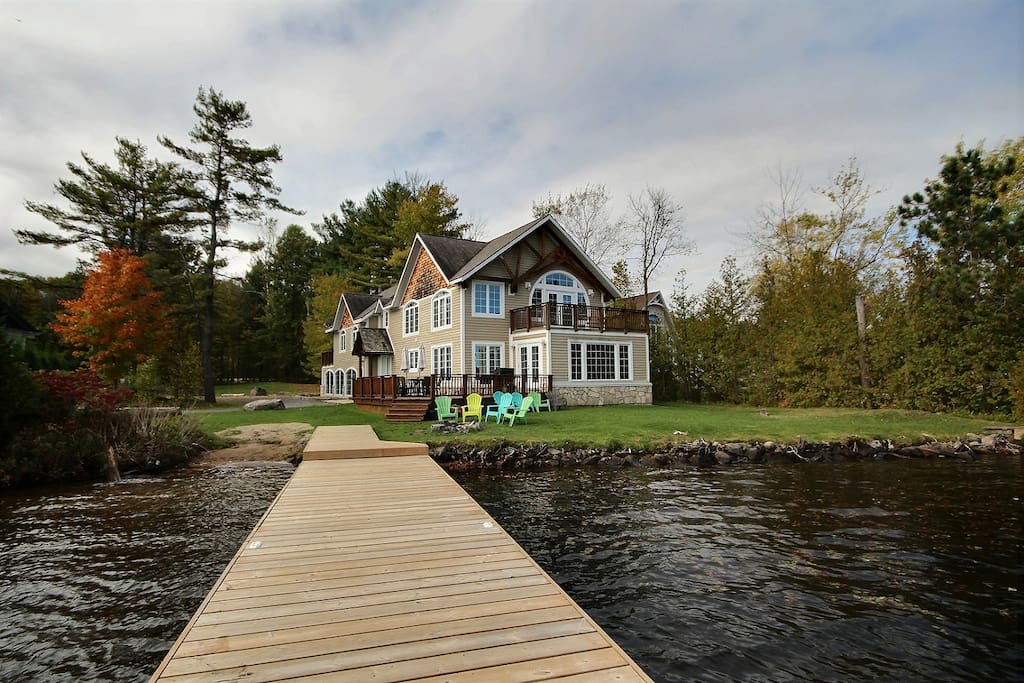 Beautiful Fun and Spacious Cottage on Lake Muskoka Cabins for Rent in
