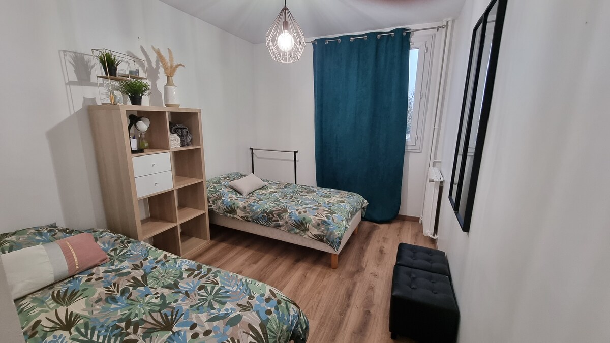 Spálňa 2 so samostatnými posteľami 