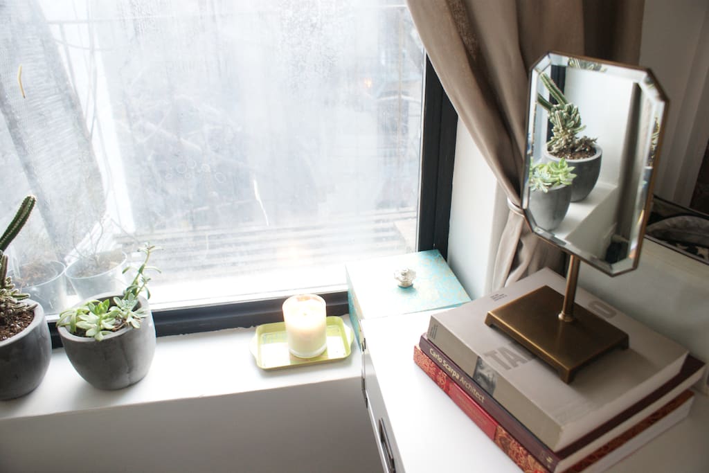 Small vanity mirror for applying makeup