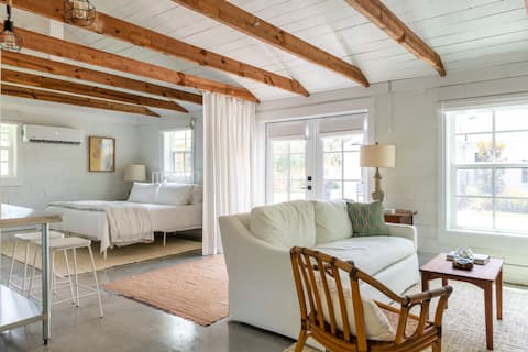Successful Airbnb property: Palmetto Carriage House in Fairhope