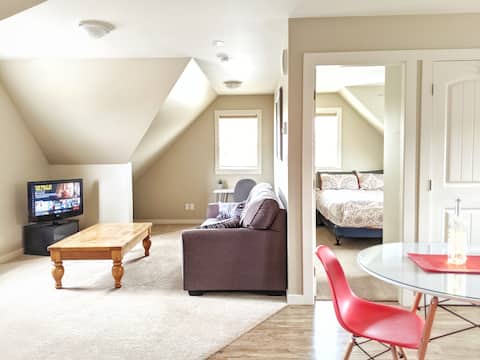 ✨SilverStar Foothills Suite  |  Bright Loft