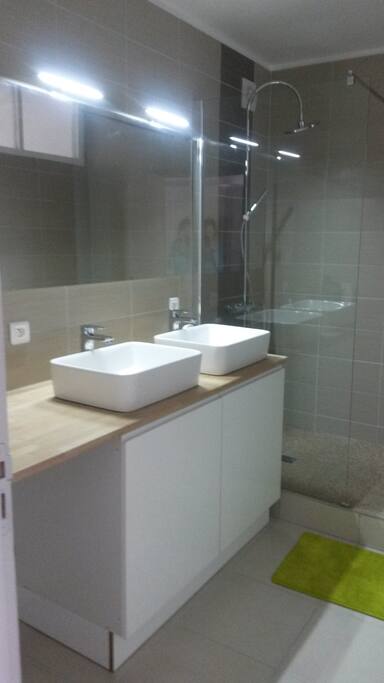 Salle de bain indépendante