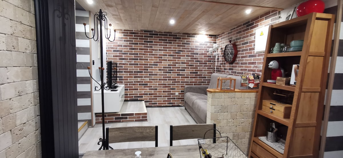 Malá obývačka s rozkladacou pohovkou 