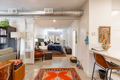 Top Airbnb: Apartment near Market Center & Medical District in Design District