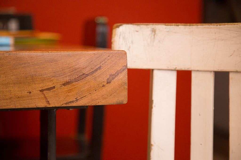Dining table detail