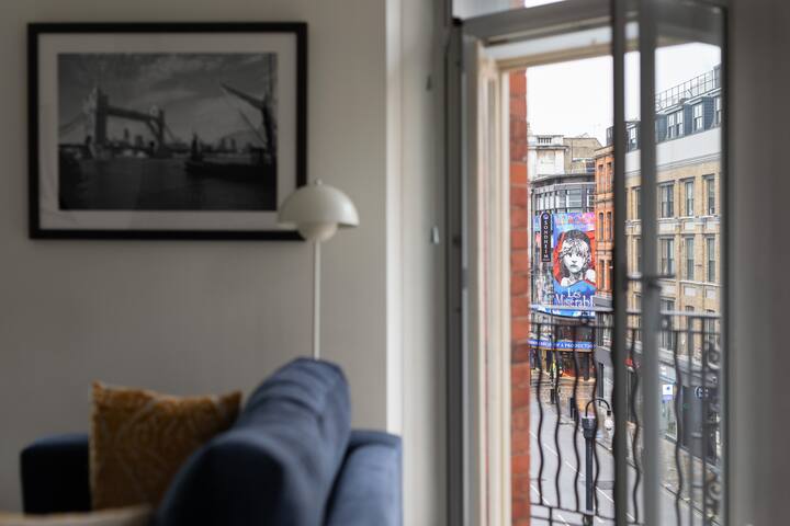 2BD West End Flat Close to Soho & Covent Garden gallery image 4