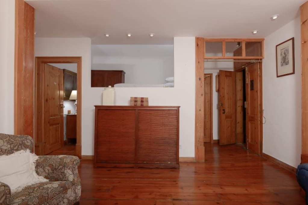 Quarto panorâmico e sala