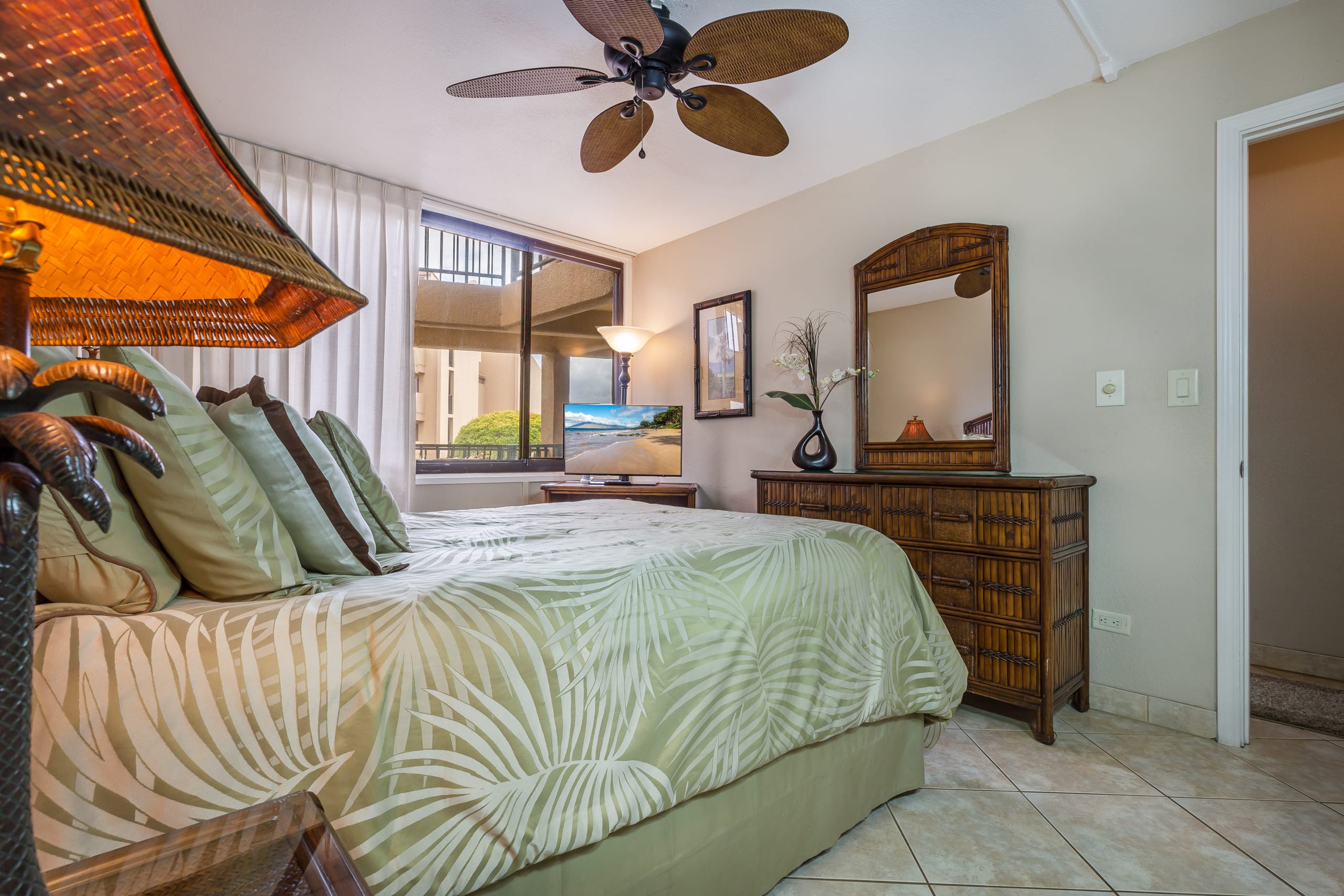 Rare Single Level 2 Bedroom With 2 Lanai's-AC - Image 5