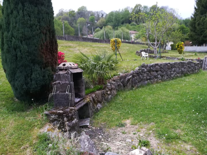 Single room 3 beds close to Lourdes Houses for Rent in Poueyferré