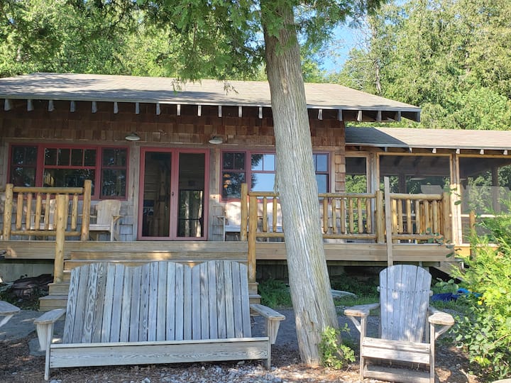 Stunning Handcrafted Lakefront Cabin Cabins for Rent in Chazy, New