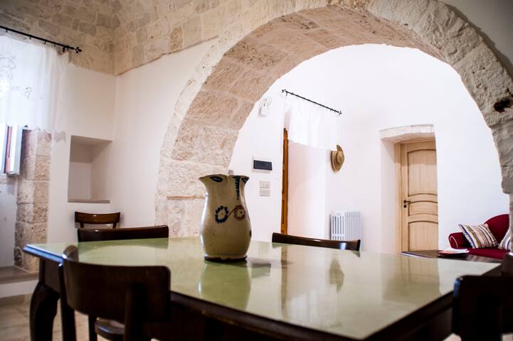 Historic trullo, pool and garden in Itria Valley gallery image 4