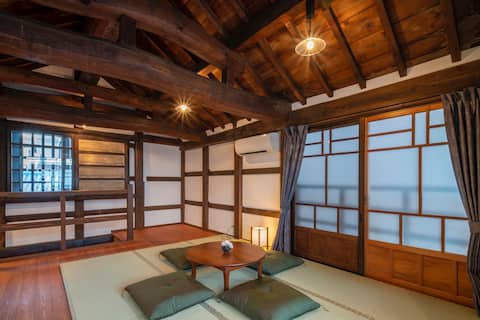 [City Centre] 130 years old unique historic house