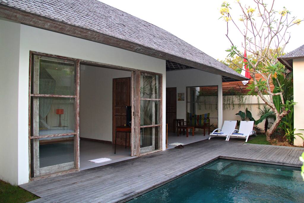 The Decks arround the pool