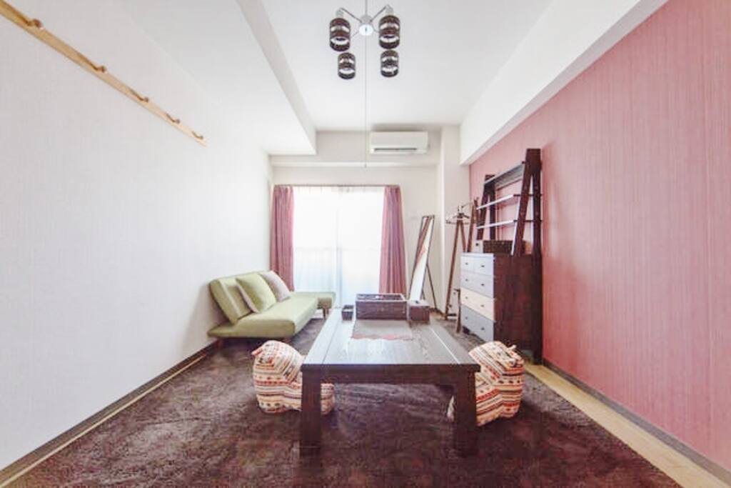 The room inside.
部屋の内装