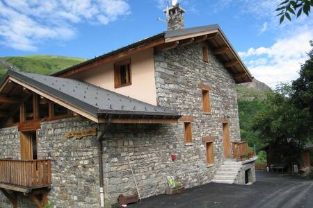 location chalet alpes airbnb