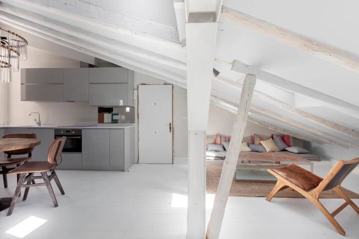 Great 2 bdrms apartment in the city center. 4B. gallery image 4