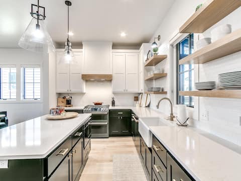 Luxury Carlton Landing Home Golf Cart Included!