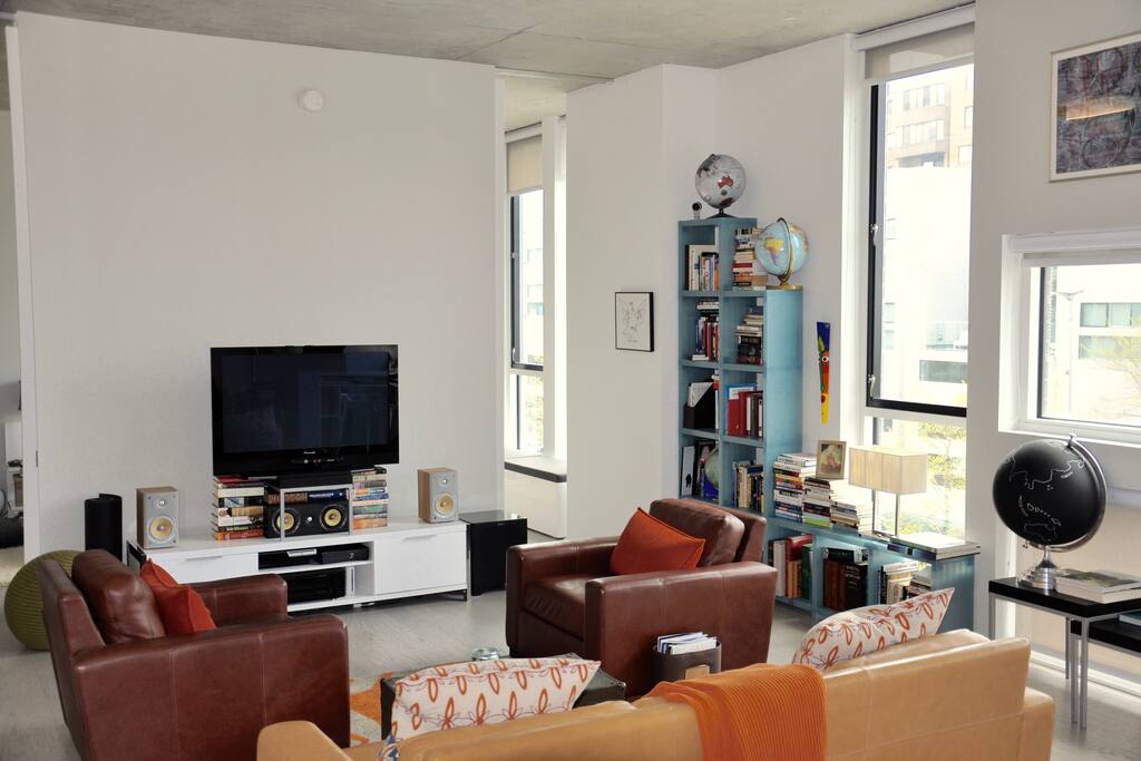 Comfortable. 2 flat screens (one in bedroom) and full entertainment electronics.