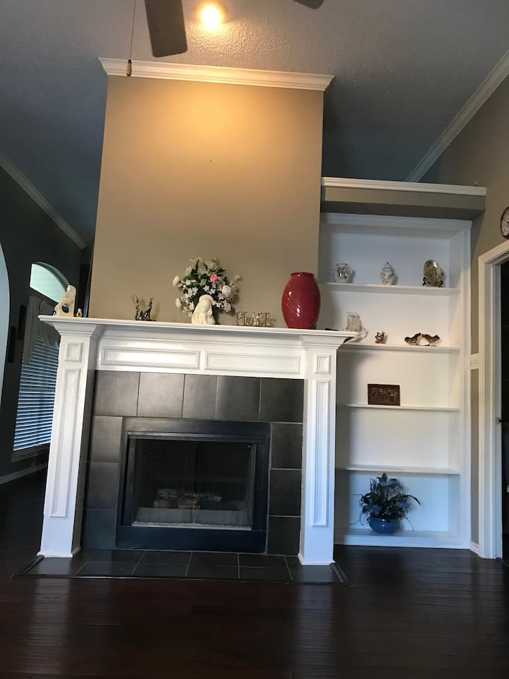 * Long Term*great Home, In A Safe And Quite Place. - Arlington, TX