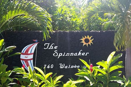 Lahaina.A Block to ocean and front st.Shared condo