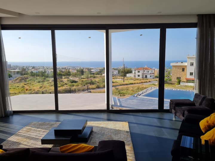 A magnificent combination of mountain and sea, private pool 4+1