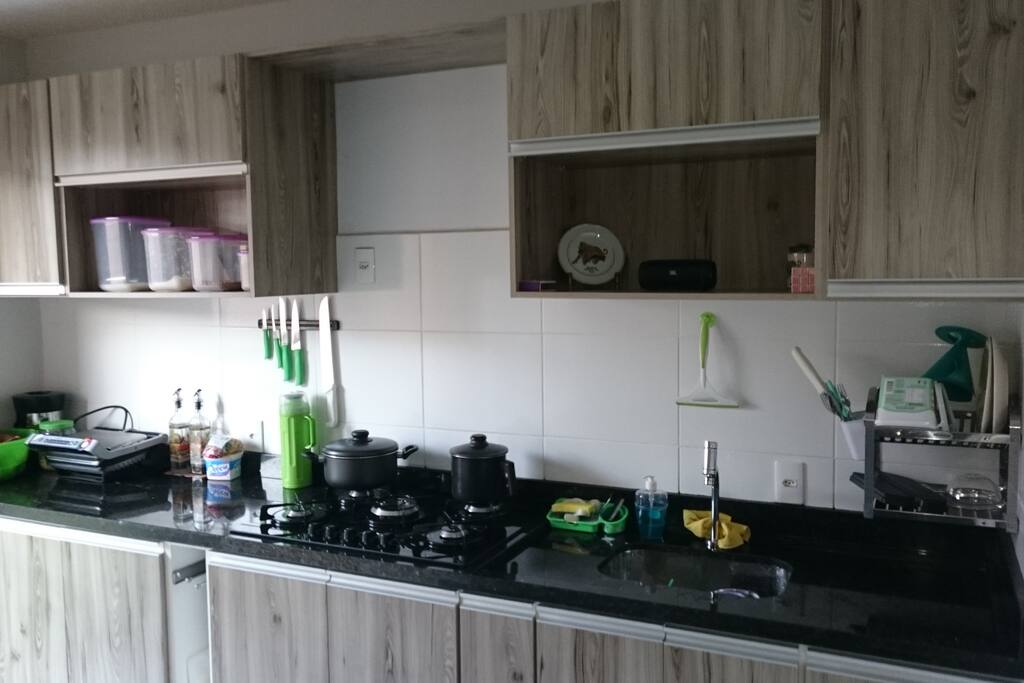 Cozinha com todos os utensílios necessários.