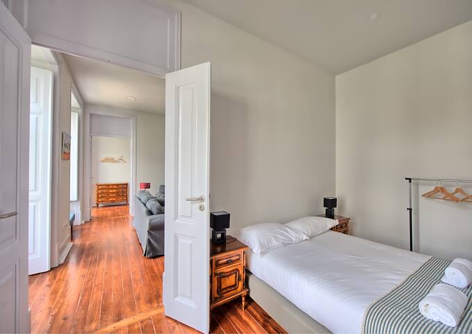 Lisbon Comfy Apartment – Metro at the door gallery image 5