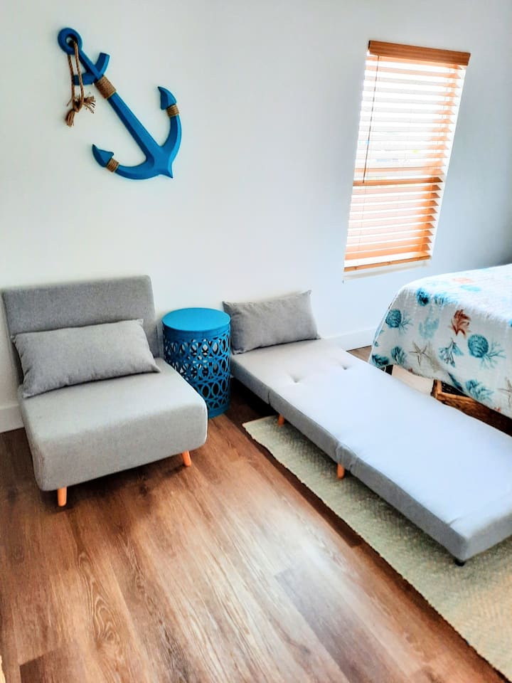 Sillas convertidas en camas individuales Dormitorio 2