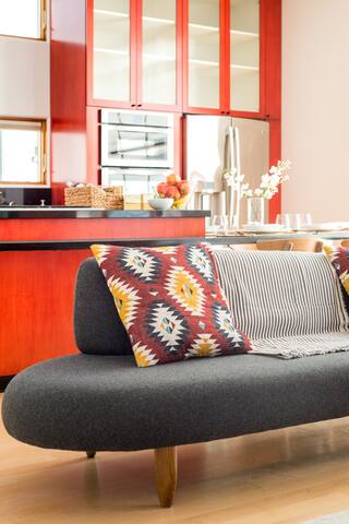 Dream Manhattan Beach House Steps from the Sand gallery image 5