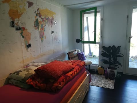 gemütliches Zimmer mit eigenem Eingang und Bad