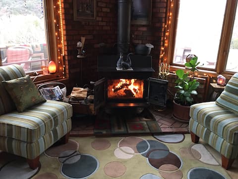 Popular Airbnb listing: Your Heart's Home Retreat Sanctuary in Oak Creek Canyon