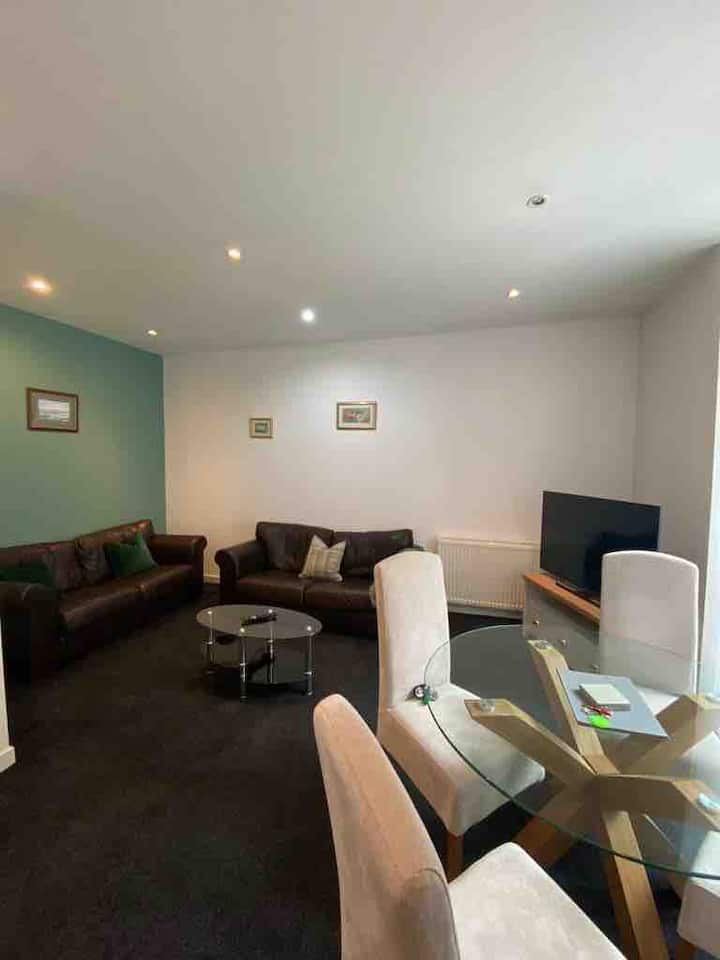 Oswald 2 Bedroom 2 Bathroom Modern City Flat - Glasgow
