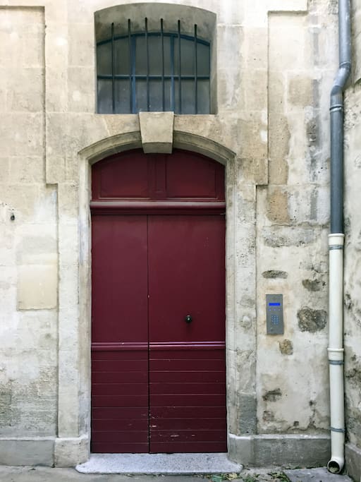 External intrance door