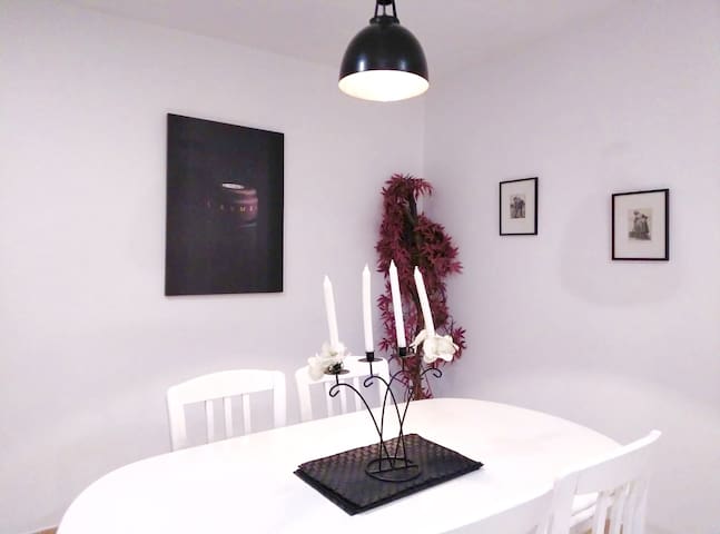 Cosy and quiet apartment - Lleida