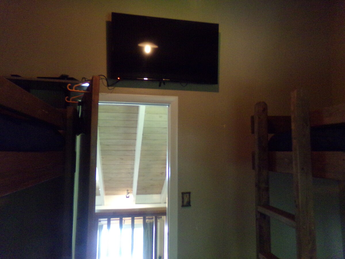 Skrini bapa ya chumba cha ghorofa na kicheza dvd