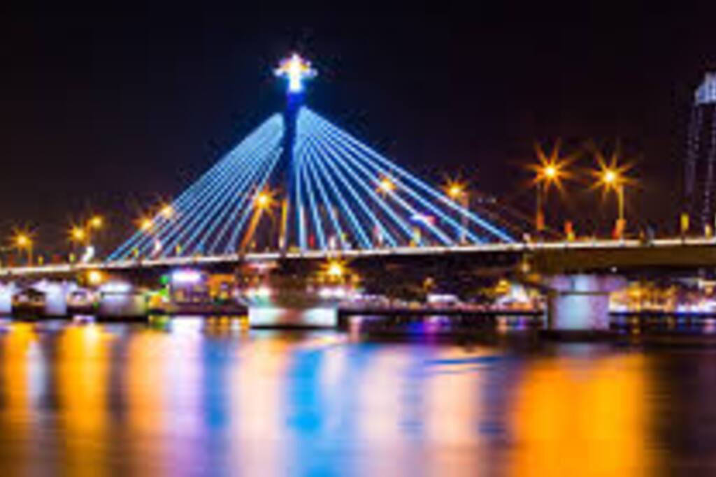 Han River Bridge, Da Nang.