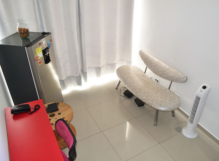 Sala, acceso a wifi en todo el apartamento.