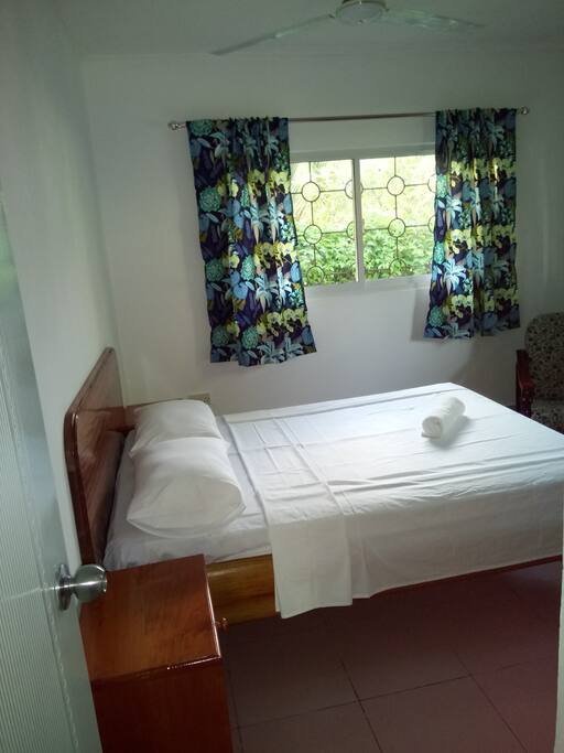 BEDROOM 2