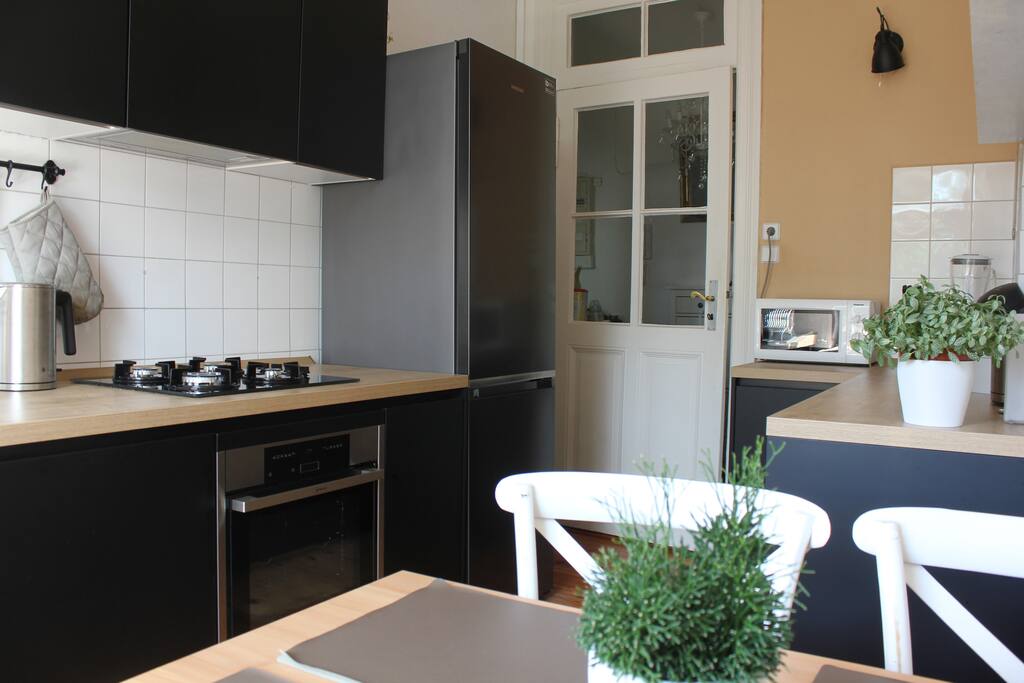 Küche, Blick zum Flur