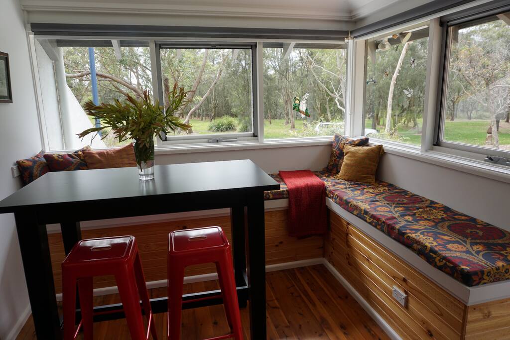 Alternative Breakfast area