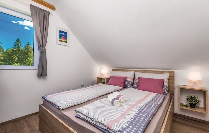 Soveværelse med queensize-dobbeltseng (160x200 cm)