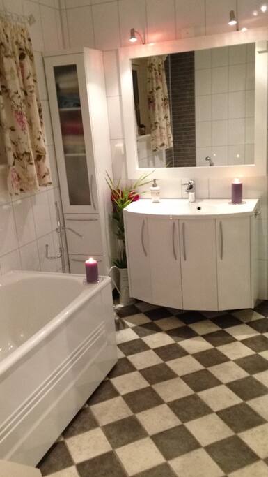 Nytt bad m/ badekar og dusj