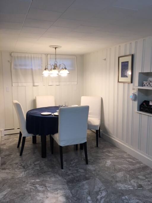 Kitchen Dining Area