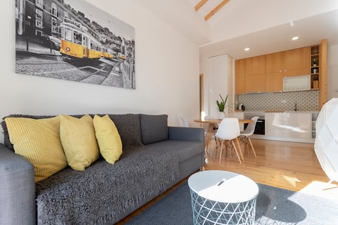 Anúncio popular: Tram 28 - Amazing Balcony & Tagus River Views 3B em São Vicente